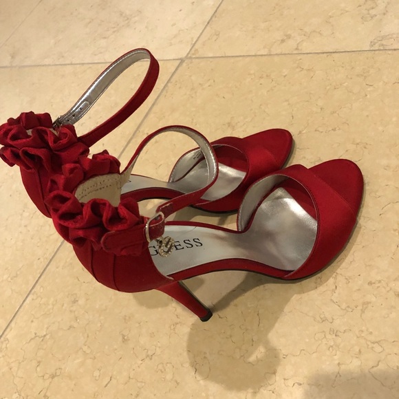Guess Red Ruffle dance high heel - Picture 4 of 8